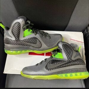Men Size 10 Ten - Nike LeBron James 9 Nine Dunkman